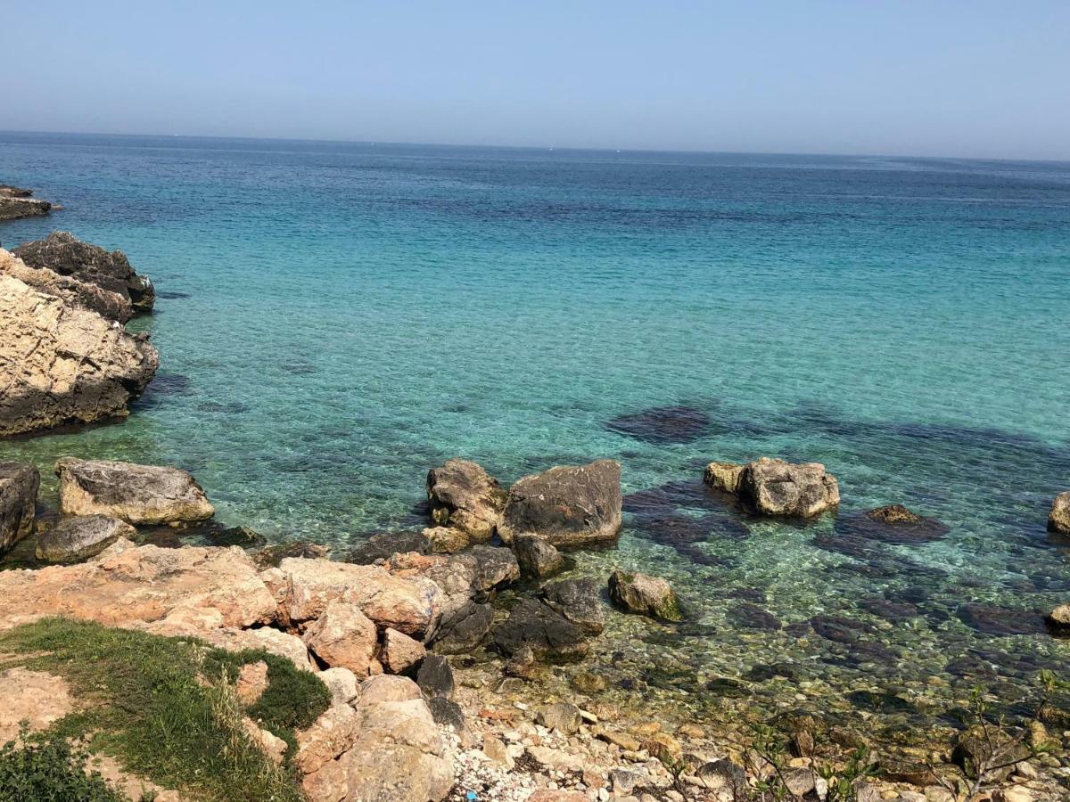 Nenetta & * Monopoli